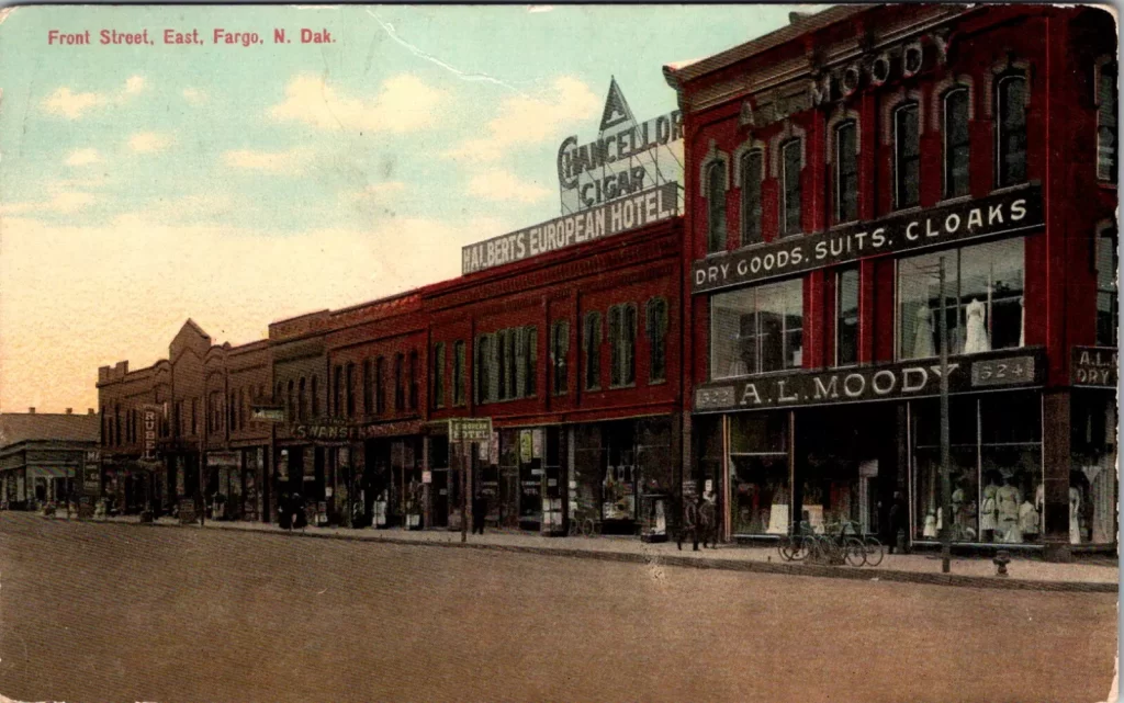 Front Street, East, Fargo, North Dakota abt 1910